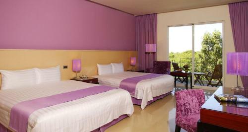 Hotel Papago International Resort