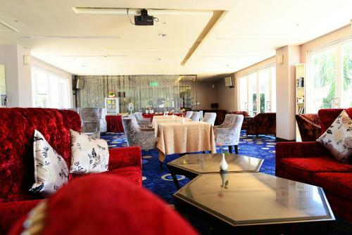 Hotel Papago International Resort