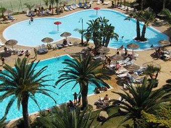 Hostal Sporting Club Village