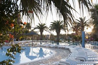 Hostal Sporting Club Village