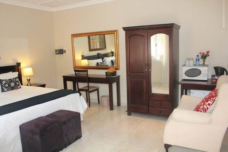 Hostal Chartwell Guest House