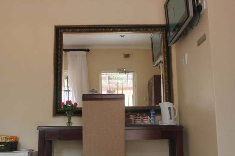 Hostal Chartwell Guest House