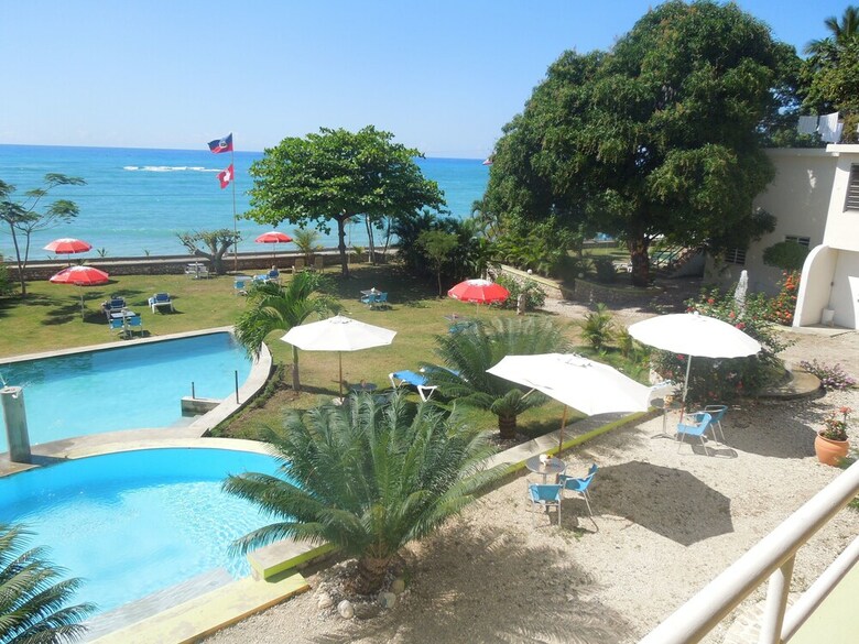 Hotel Kabic Beach Club
