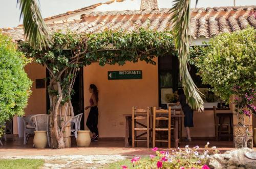 Hotel Sinis Vacanze Sa Pedrera