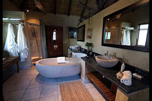 Zenzele River Lodge