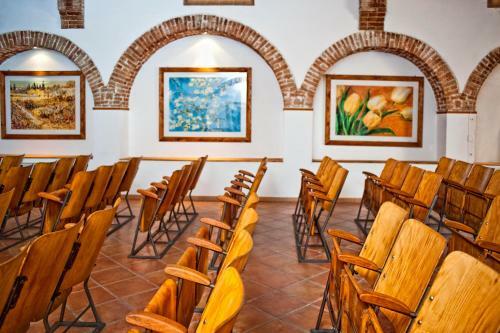 Hostal Masseria Macchia & Relais San Pio