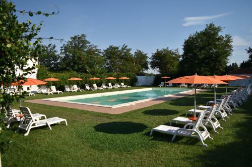 Hostal Masseria Macchia & Relais San Pio