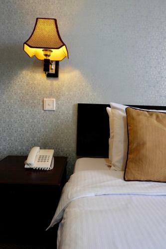 Carlton Holiday Hotel & Suites