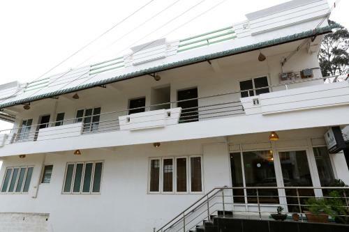 Hotel Alwoodland Residency
