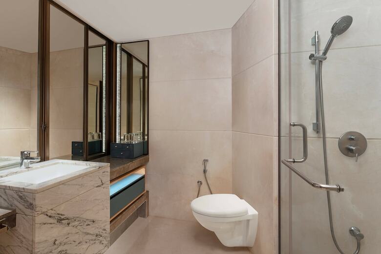 The Gateway Hotel Athwalines