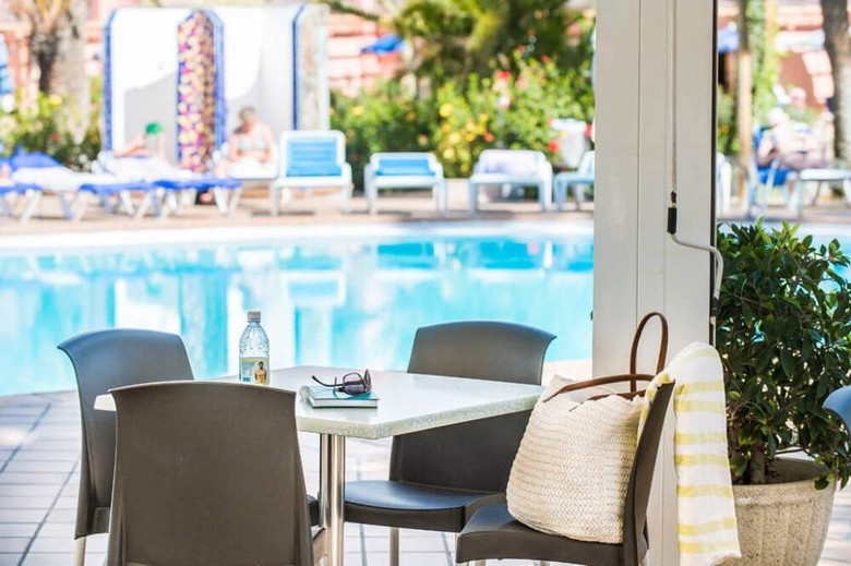 Apartamentos Jard�n Del Sol