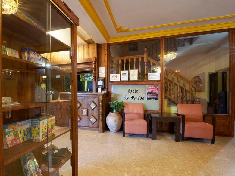 Hotel La Rueda