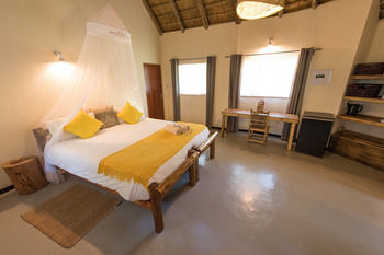 Sefapane Lodge And Safaris