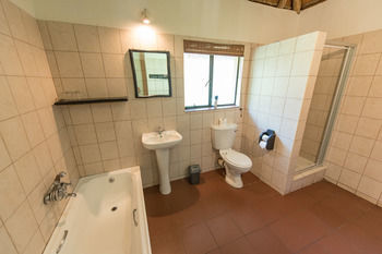 Sefapane Lodge And Safaris