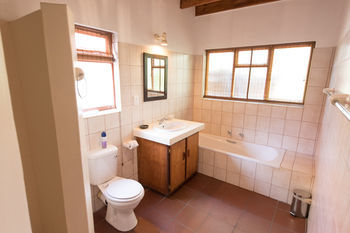 Sefapane Lodge And Safaris
