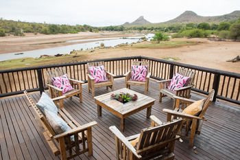 Sefapane Lodge And Safaris