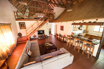 Sefapane Lodge And Safaris