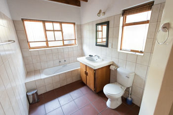 Sefapane Lodge And Safaris