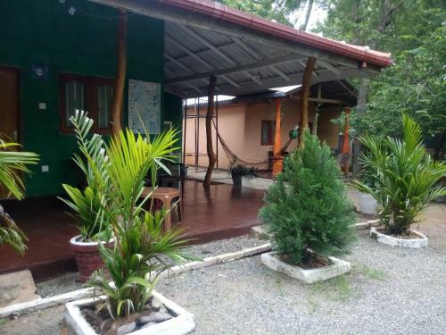 Hostal Walawa Cottage