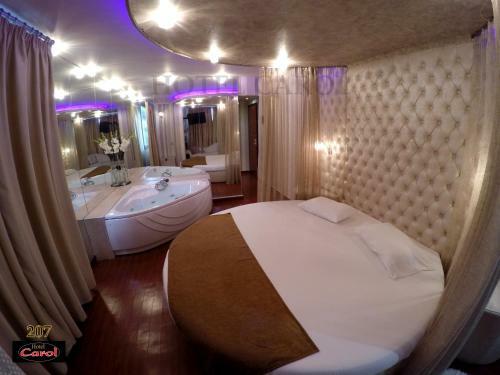 Carol Hotel