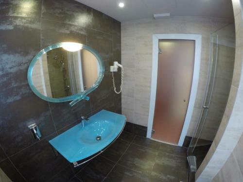 Carol Hotel