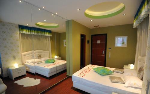 Carol Hotel