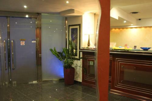 Carol Hotel
