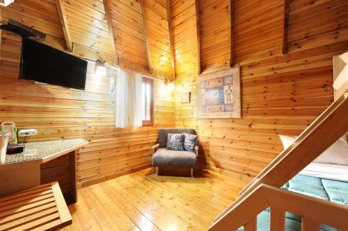 Lodge Barzilay Mansion