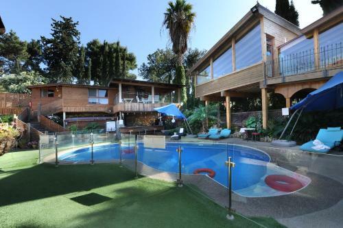 Lodge Barzilay Mansion