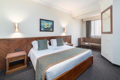 Madisson Hotel