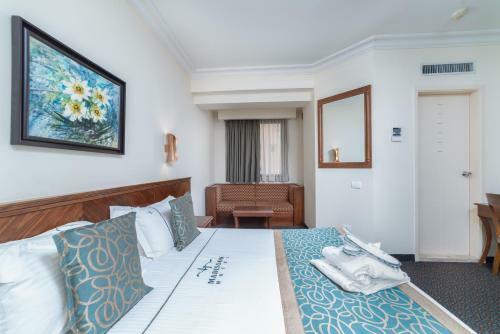 Madisson Hotel