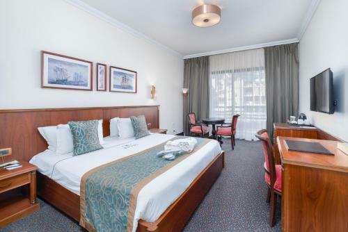 Madisson Hotel