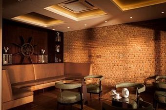 Reefs Edge Hotel