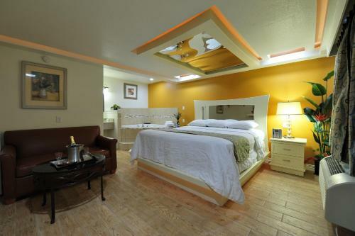 Hotel Romantic Inn & Suites