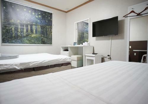 Apple Hotel