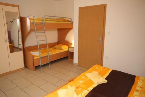 Apartamentos Furman Guest House Pizzeria