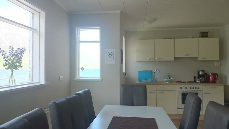 Hostal Nord Marina Guesthouse