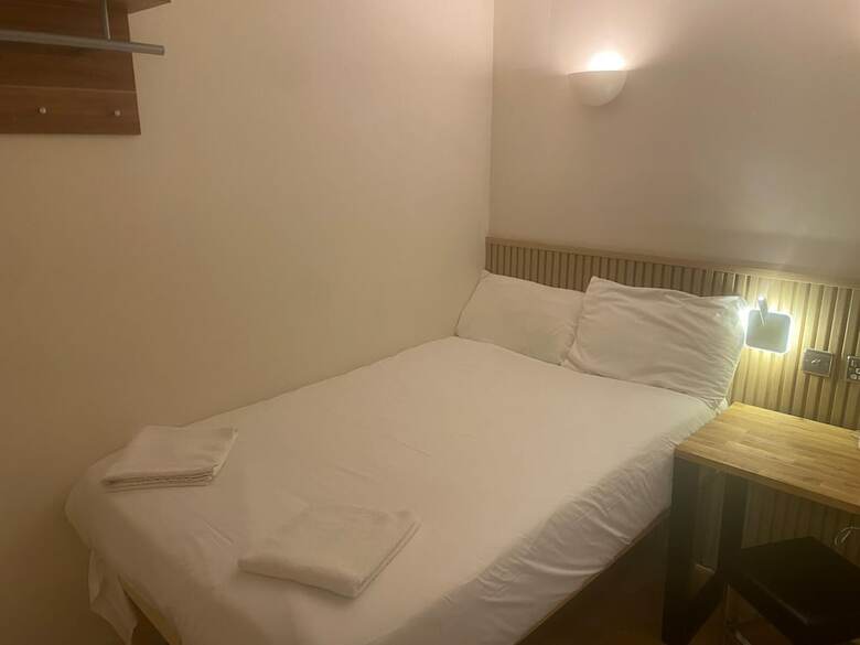 Exhibition Court Hotel 4