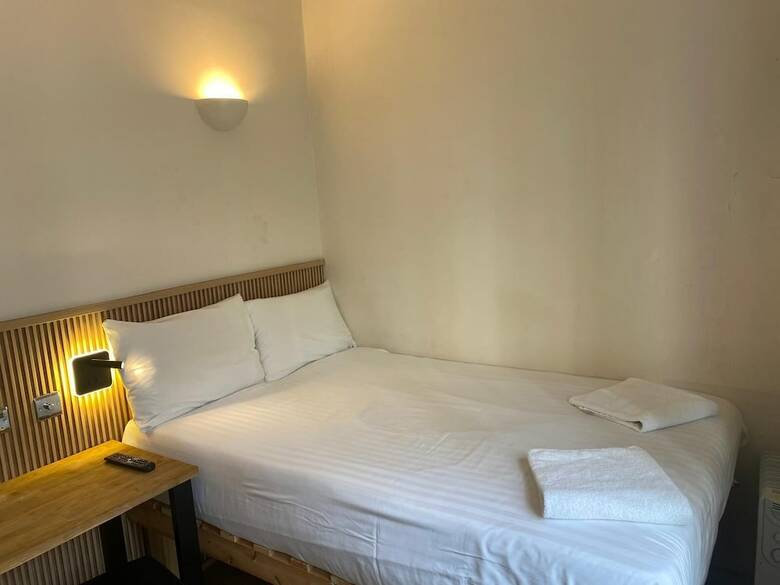 Exhibition Court Hotel 4