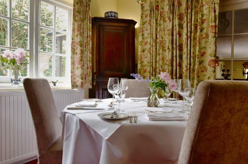 Tumbling Weir Hotel
