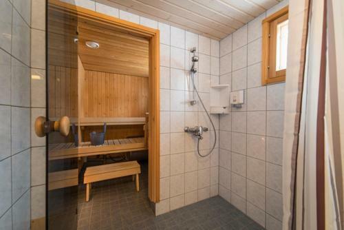 Hotel Holiday Centre Huhmari