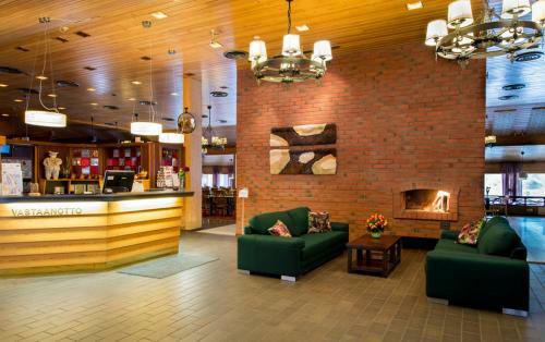 Hotel Holiday Centre Huhmari