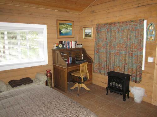 Hotel Six Mile River Resort