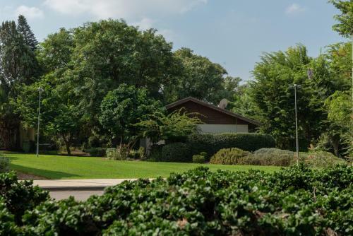 Kibbutz Mizra Country Lodging