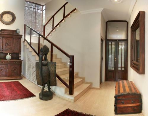 Lembali Lodge Bed & Breakfast