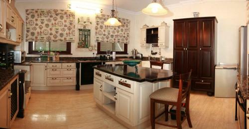 Lembali Lodge Bed & Breakfast