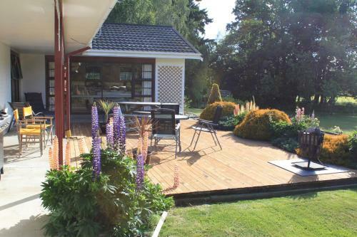 Castle Hill Lodge Bed And Breakfast