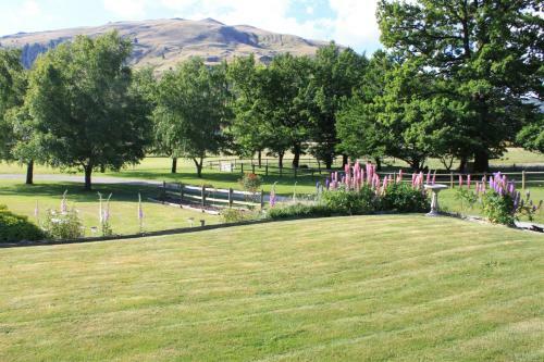 Castle Hill Lodge Bed And Breakfast