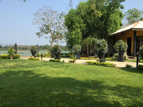 Flower Garden Lake Resort