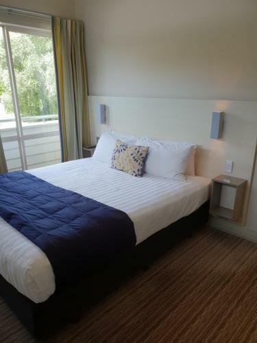 Hananui Lodge And Apartments